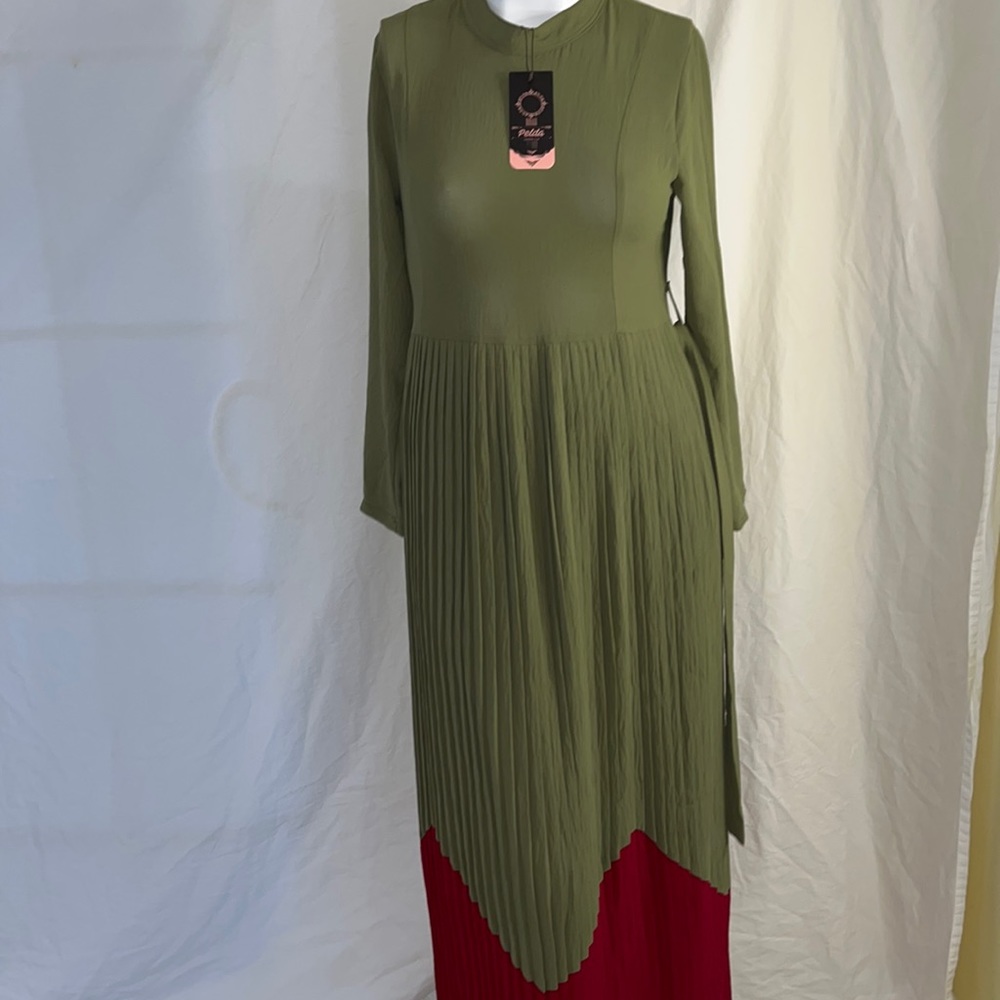 - Moss Stitched Abaya